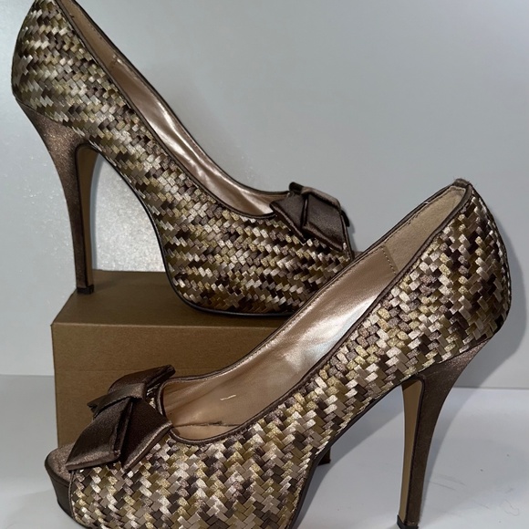 Taxi, Satin tan and brown peep toe heels - Picture 1 of 4
